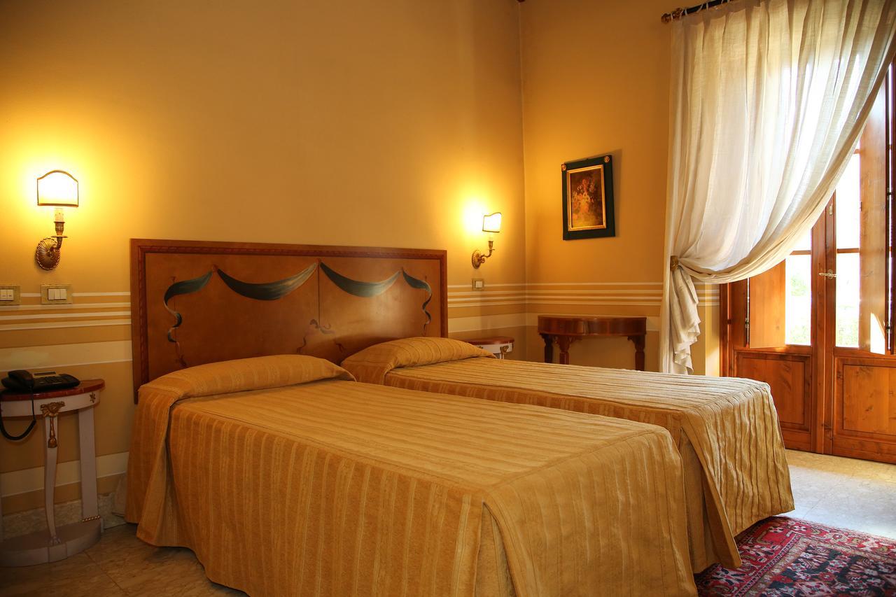 Il Piccolo Castello Hotel Monteriggioni Exterior photo